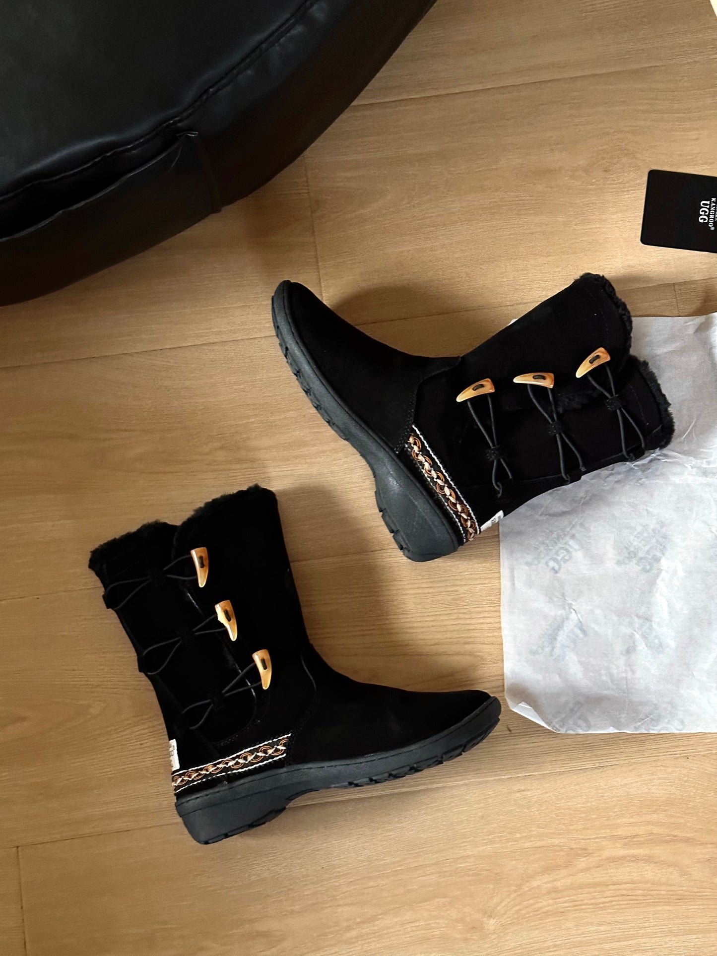 Three Toggle Boots Black