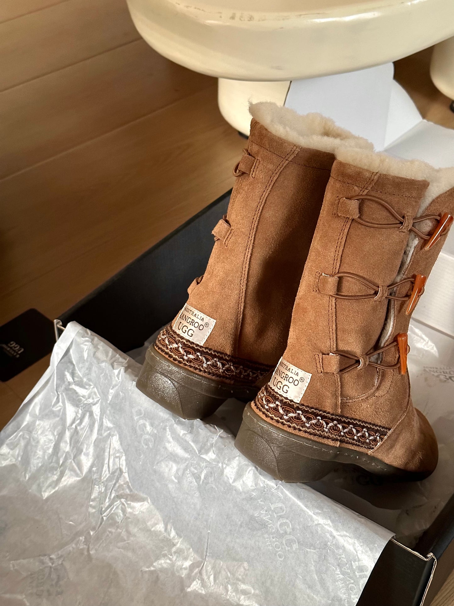 Three Toggle Boots Chestnut