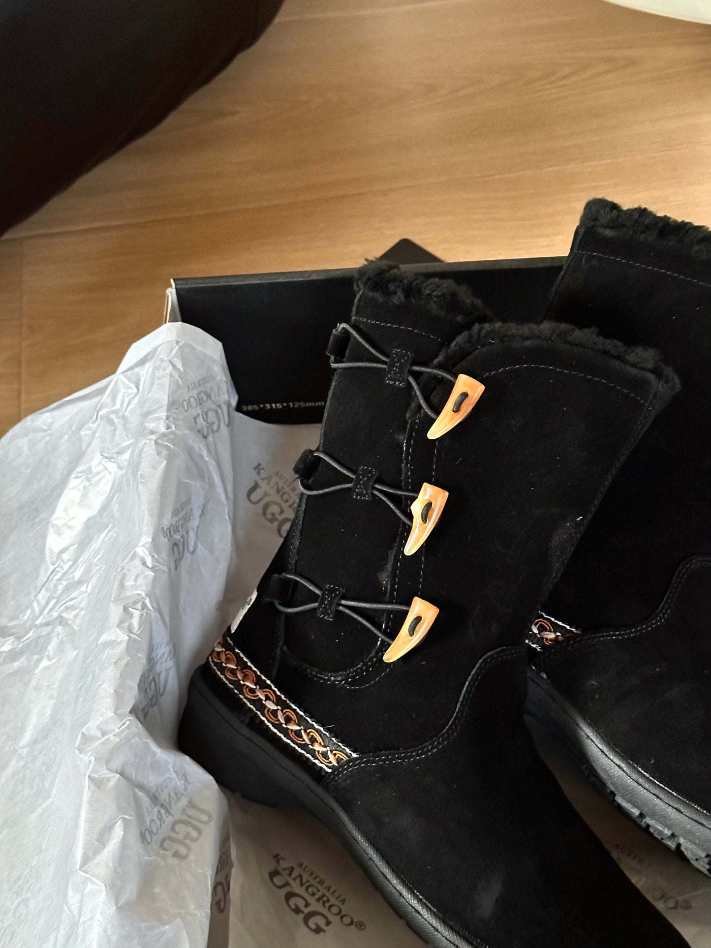 Three Toggle Boots Black