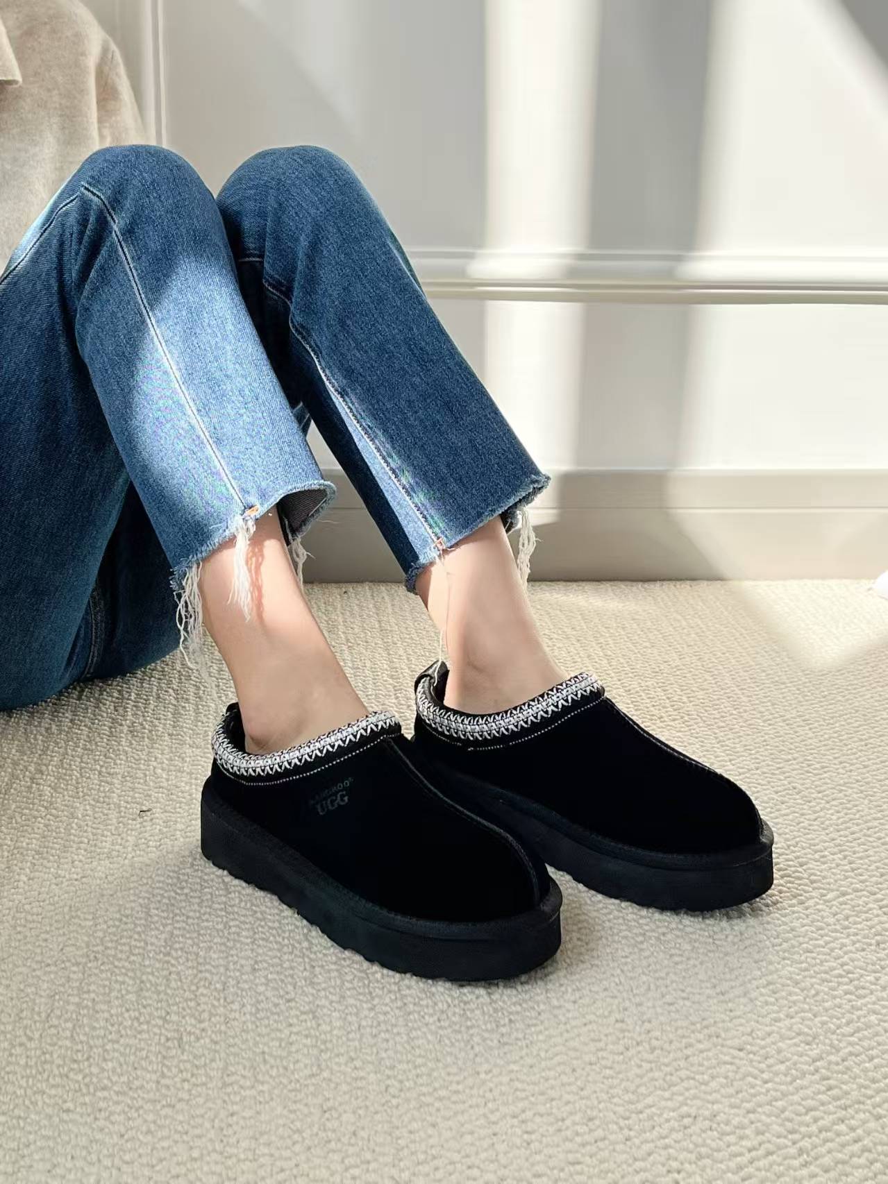 Tassie Platform Slippers Black