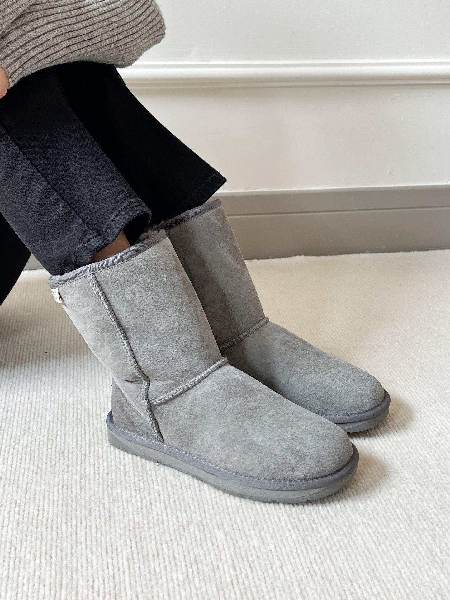 Classic Medium Boots Grey